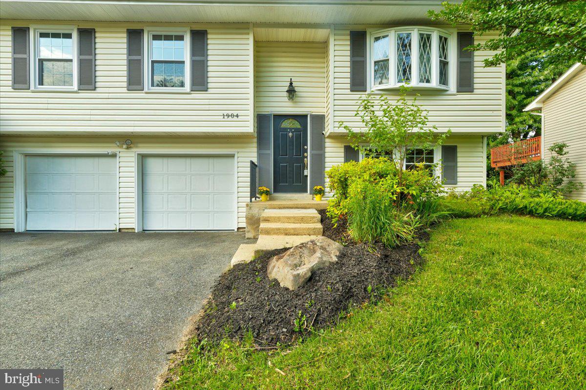 1904 Trafalgar DRIVE