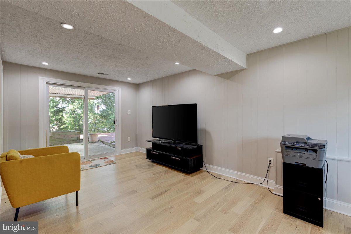 1904 Trafalgar DRIVE