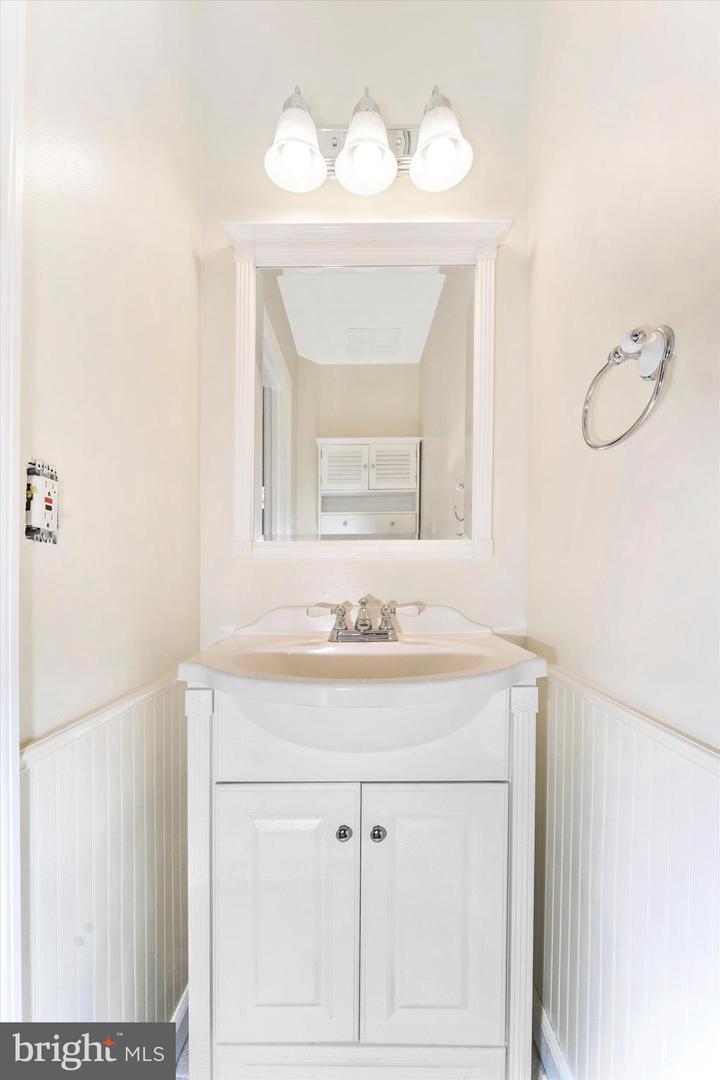 8142 Cloverhurst ROAD