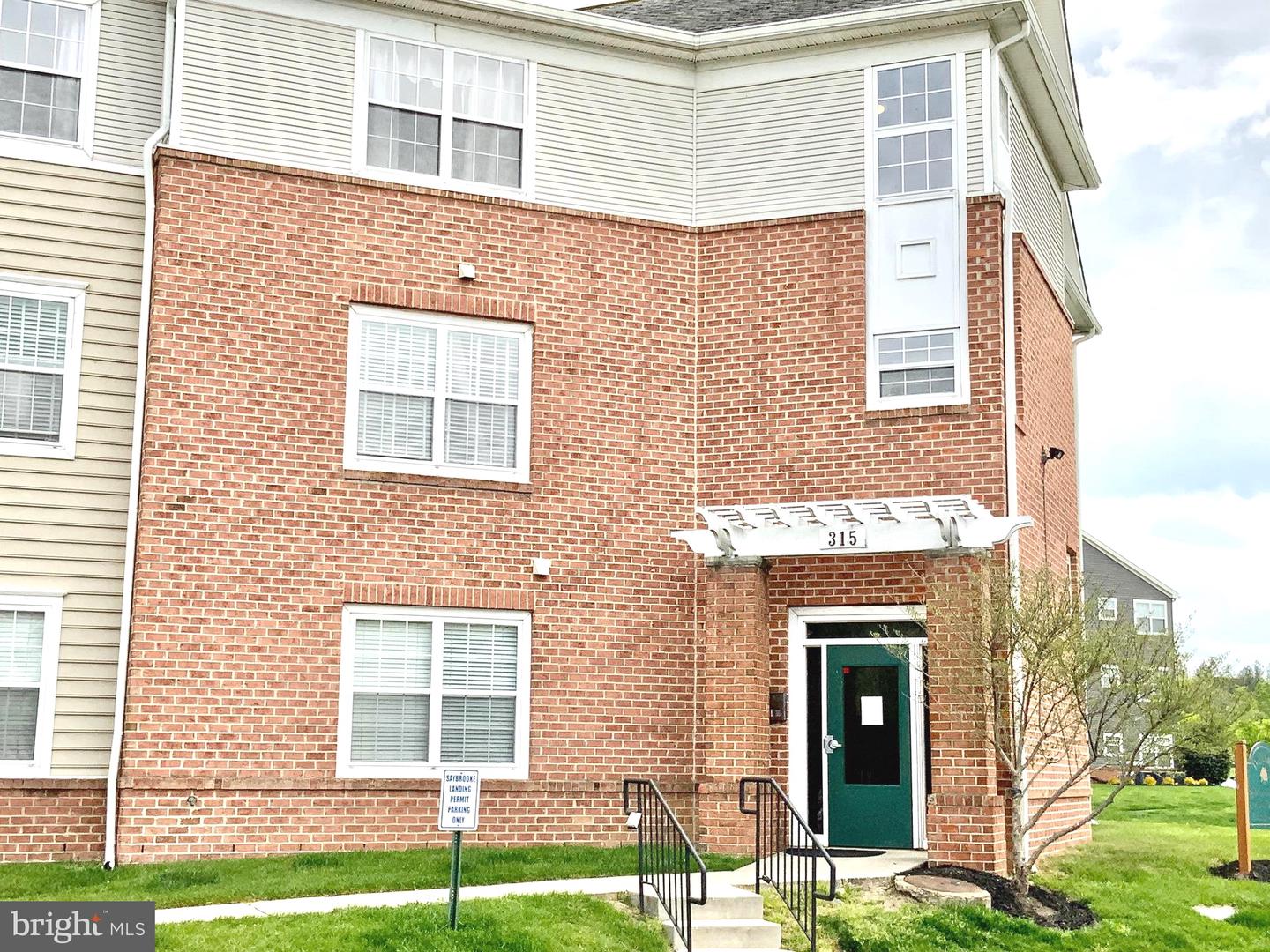 315 Eagle Landing COURT Unit: D