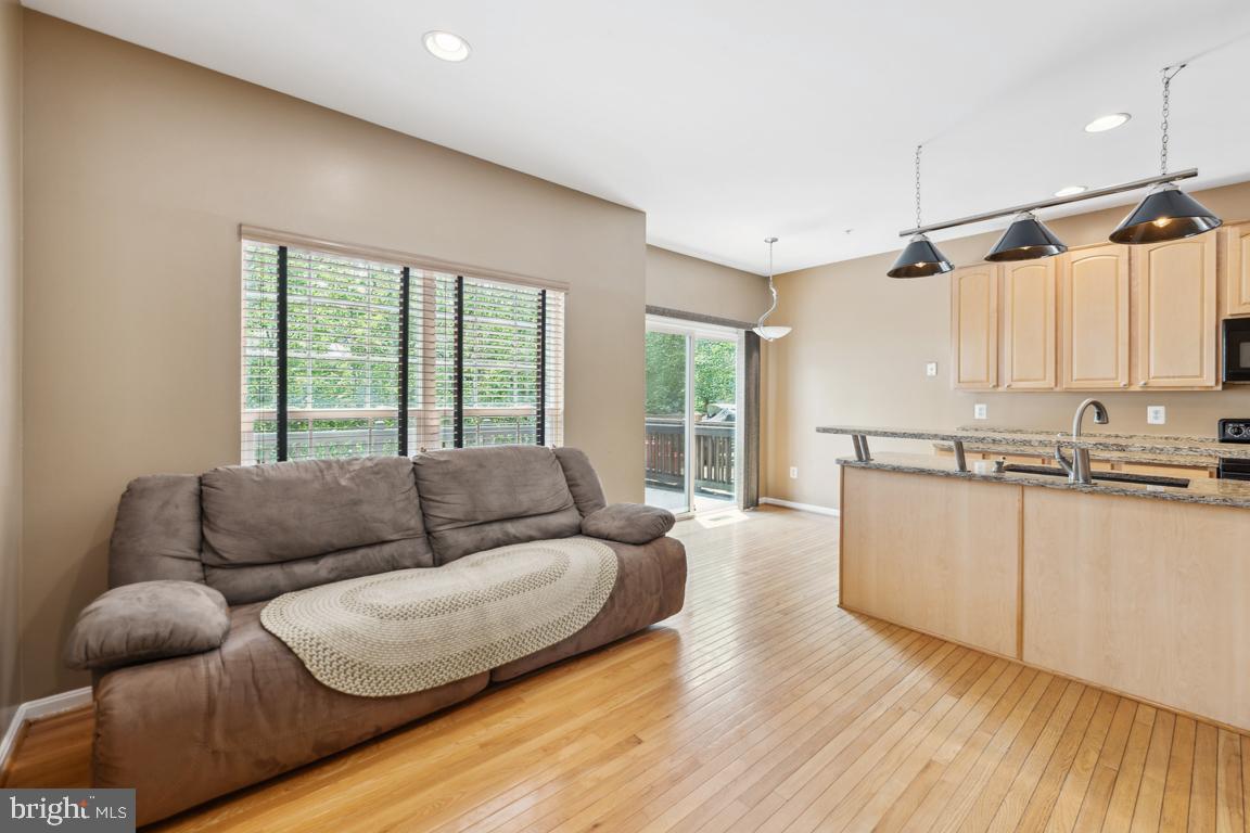 3105 Lunar COURT