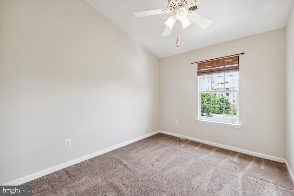 3105 Lunar COURT