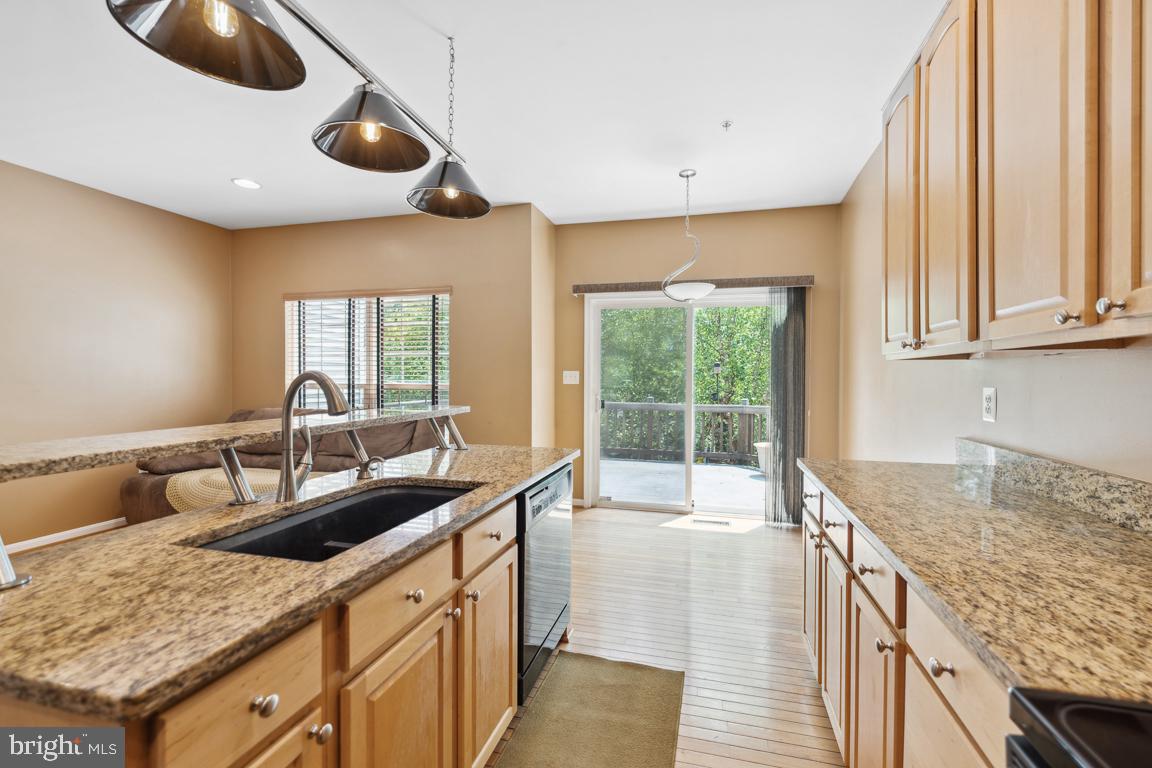 3105 Lunar COURT