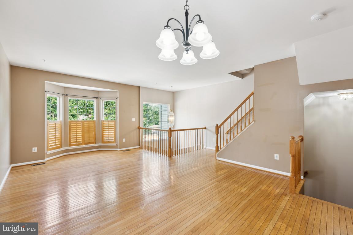 3105 Lunar COURT