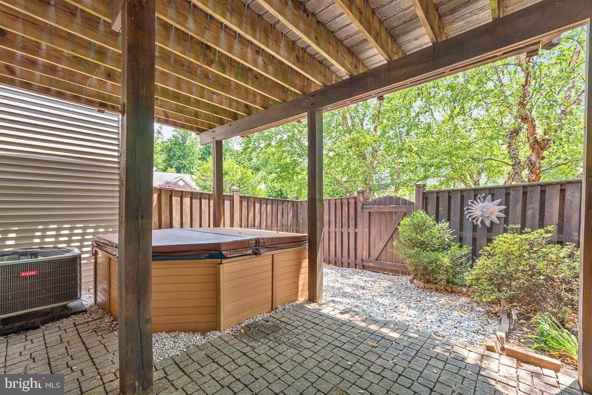 3105 Lunar COURT
