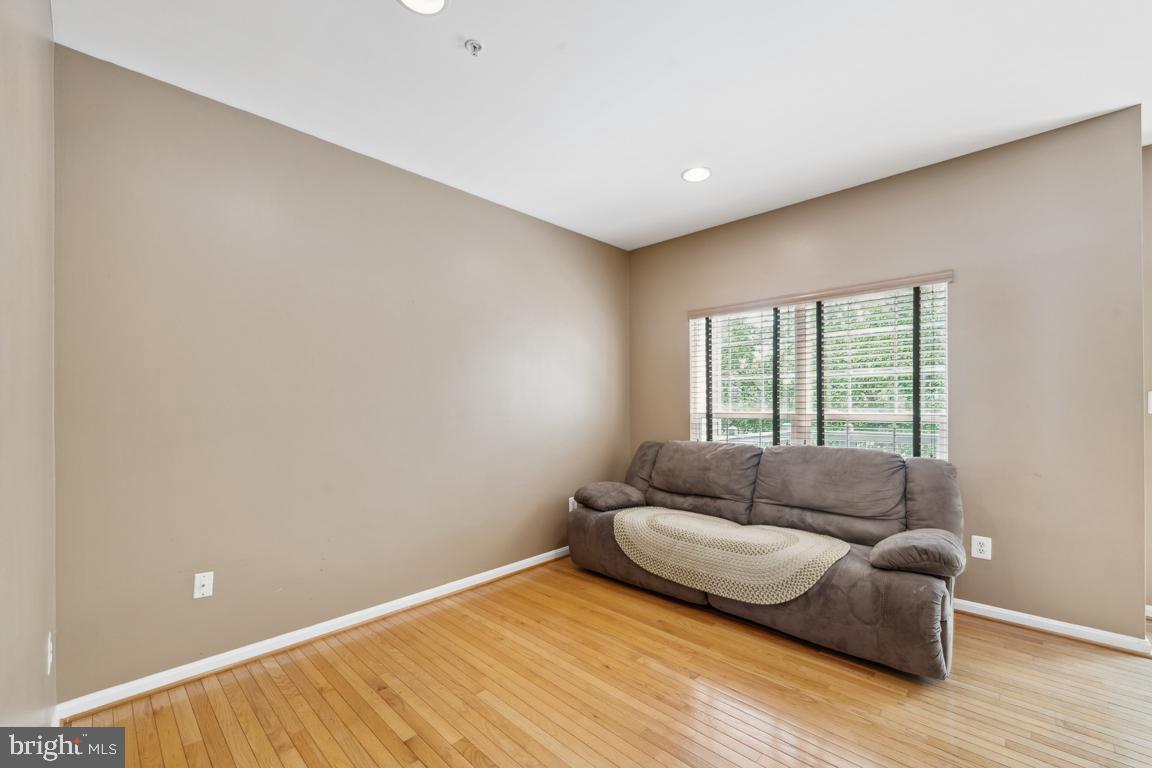 3105 Lunar COURT