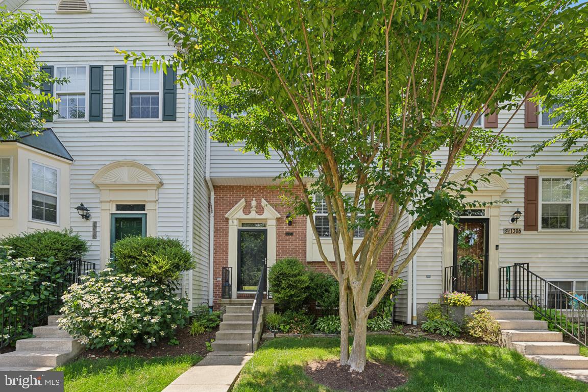 1308 Farley Ct S