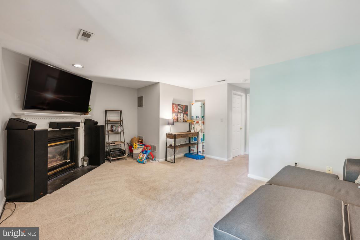 1308 Farley Ct S