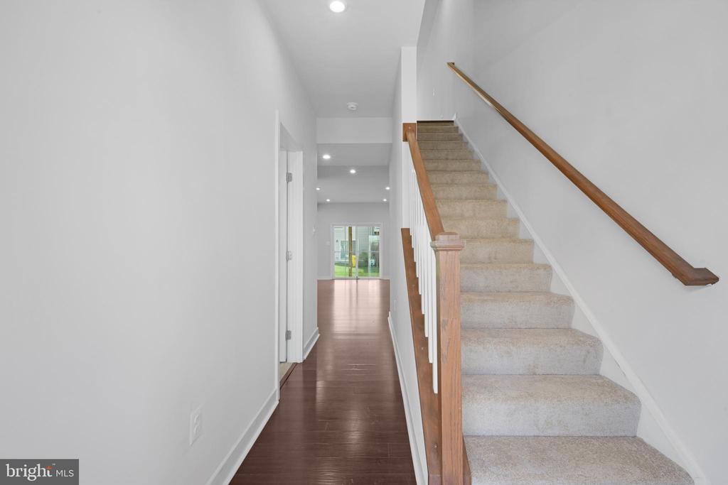 549 White Oak Dr