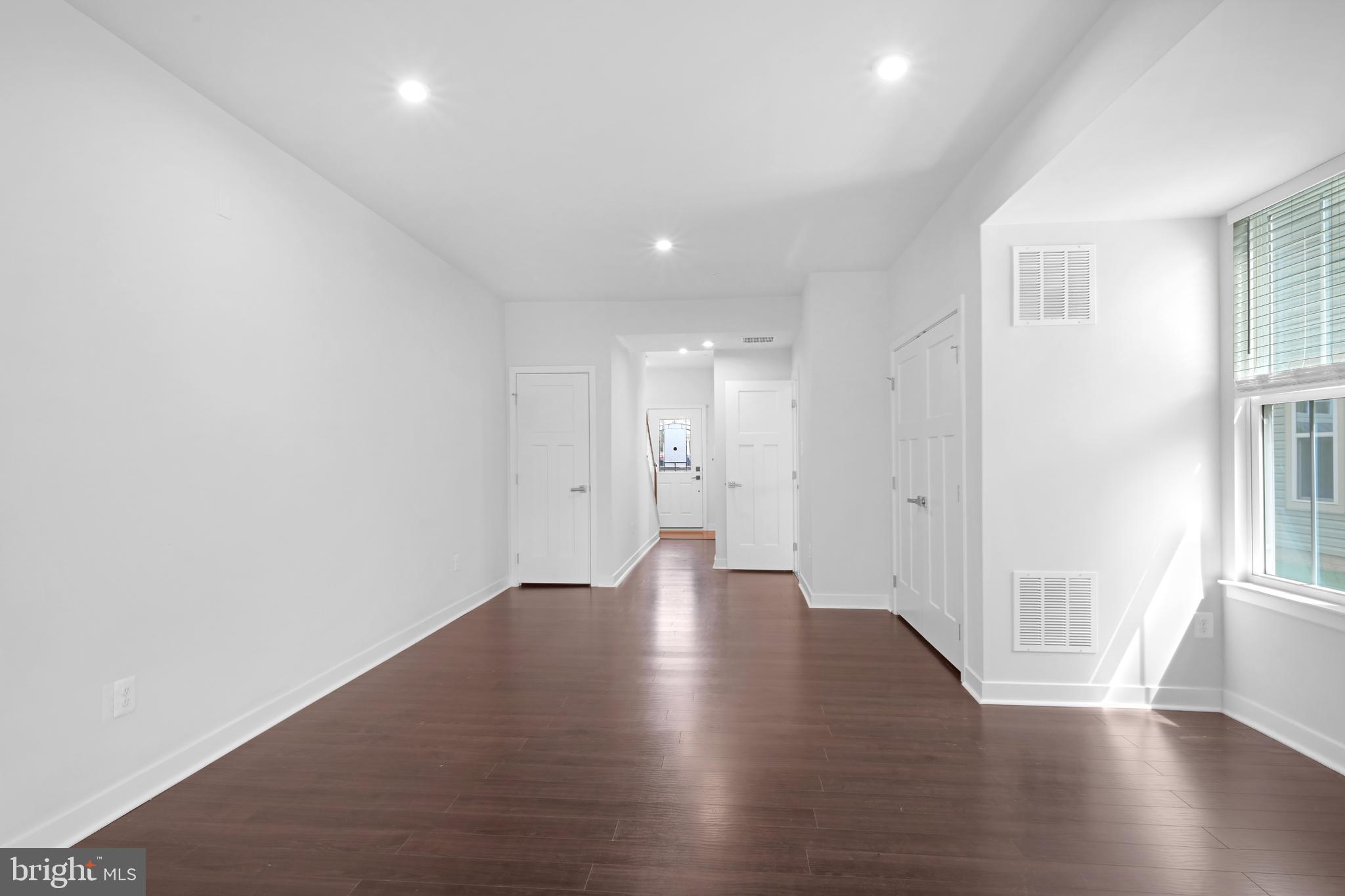 549 White Oak Dr