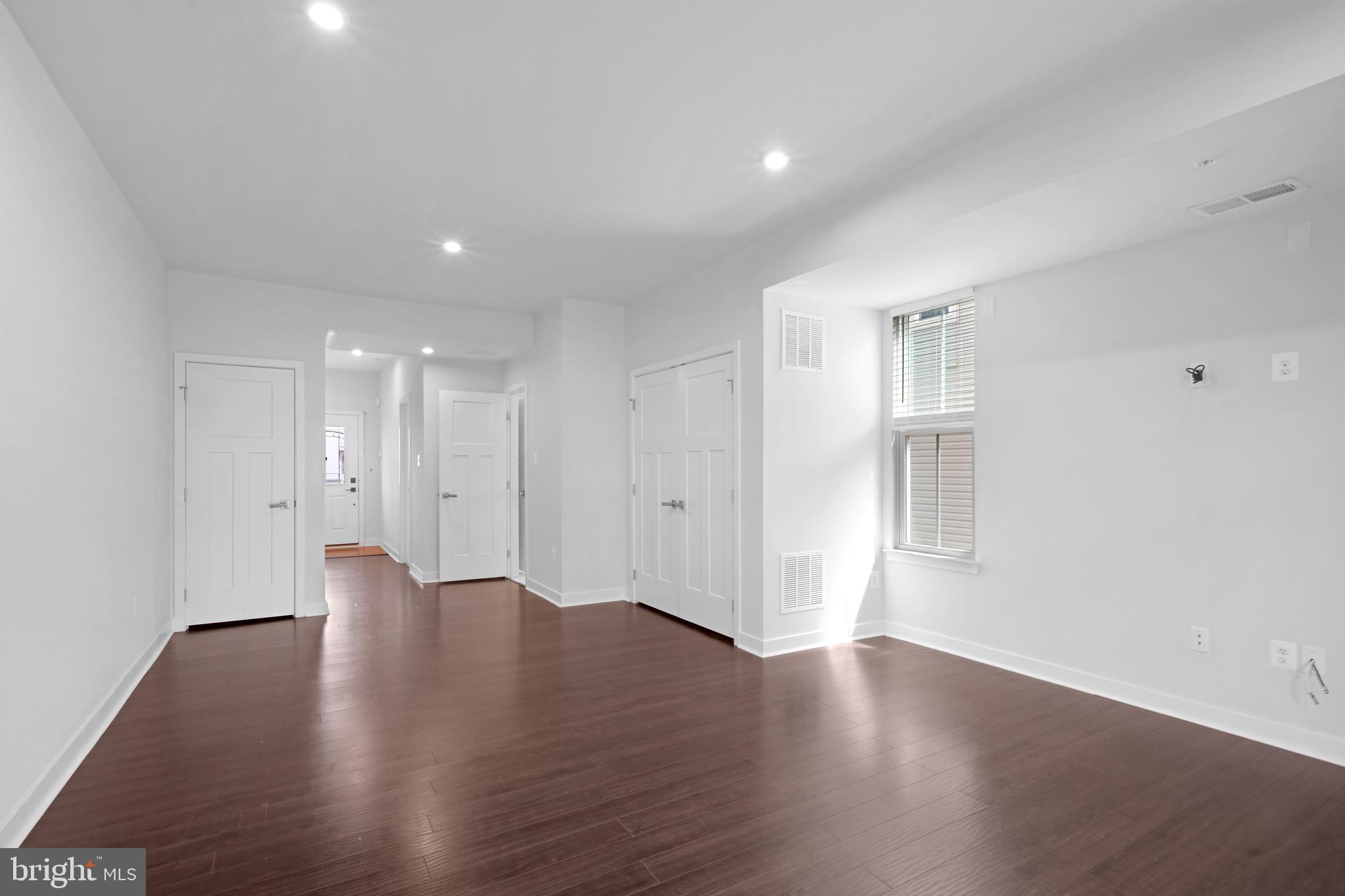 549 White Oak Dr