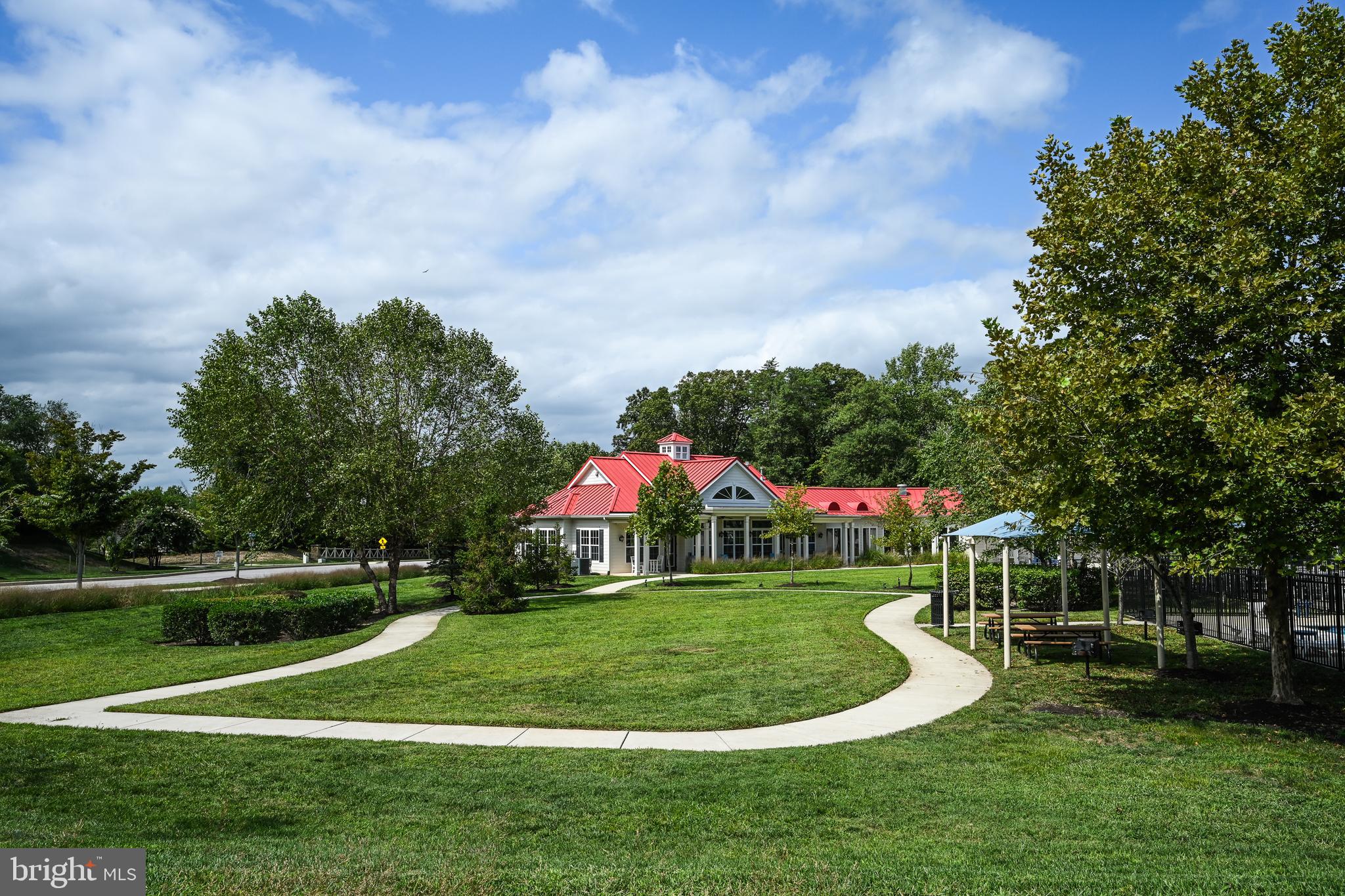 549 White Oak Dr