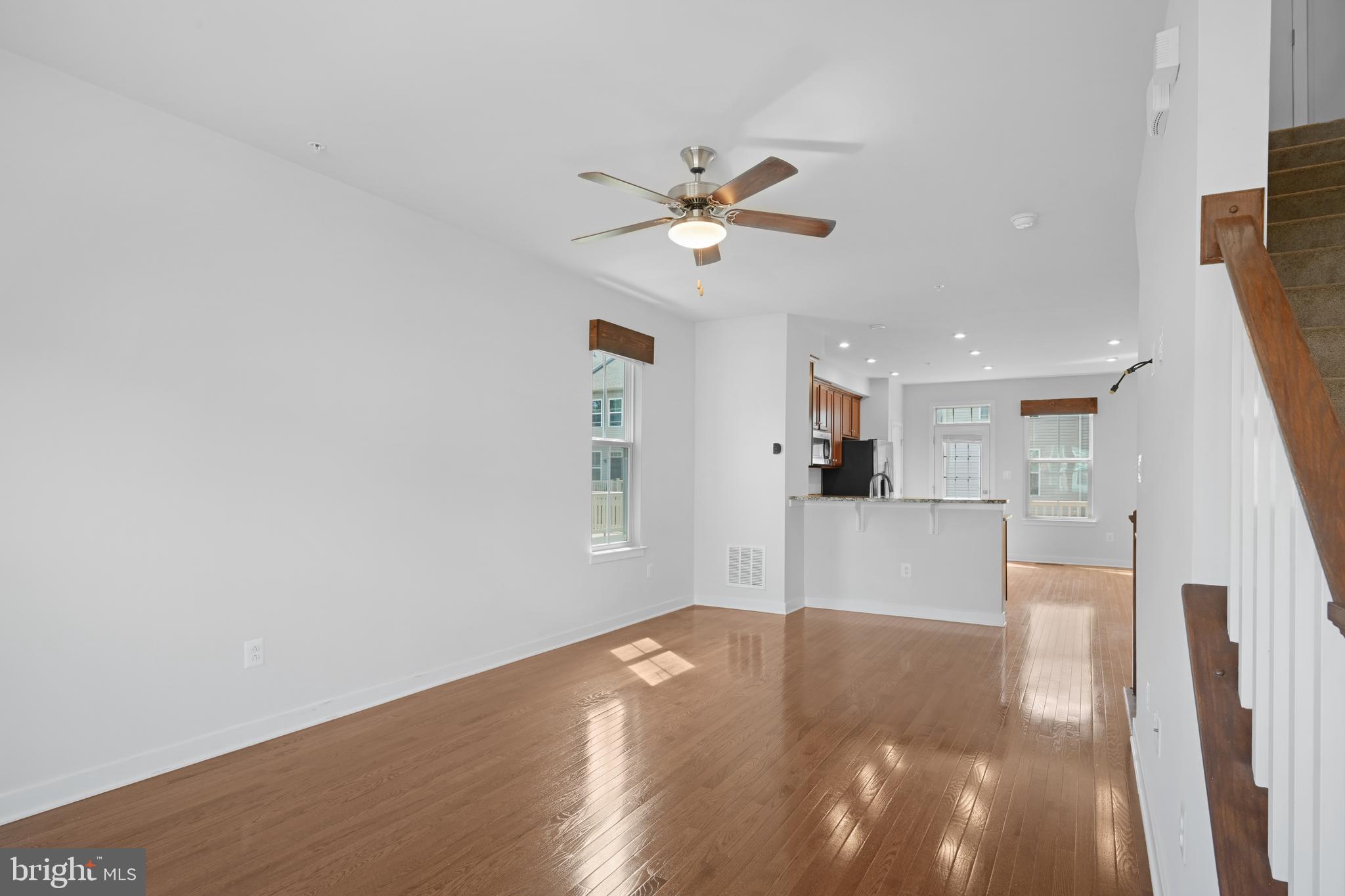 549 White Oak Dr