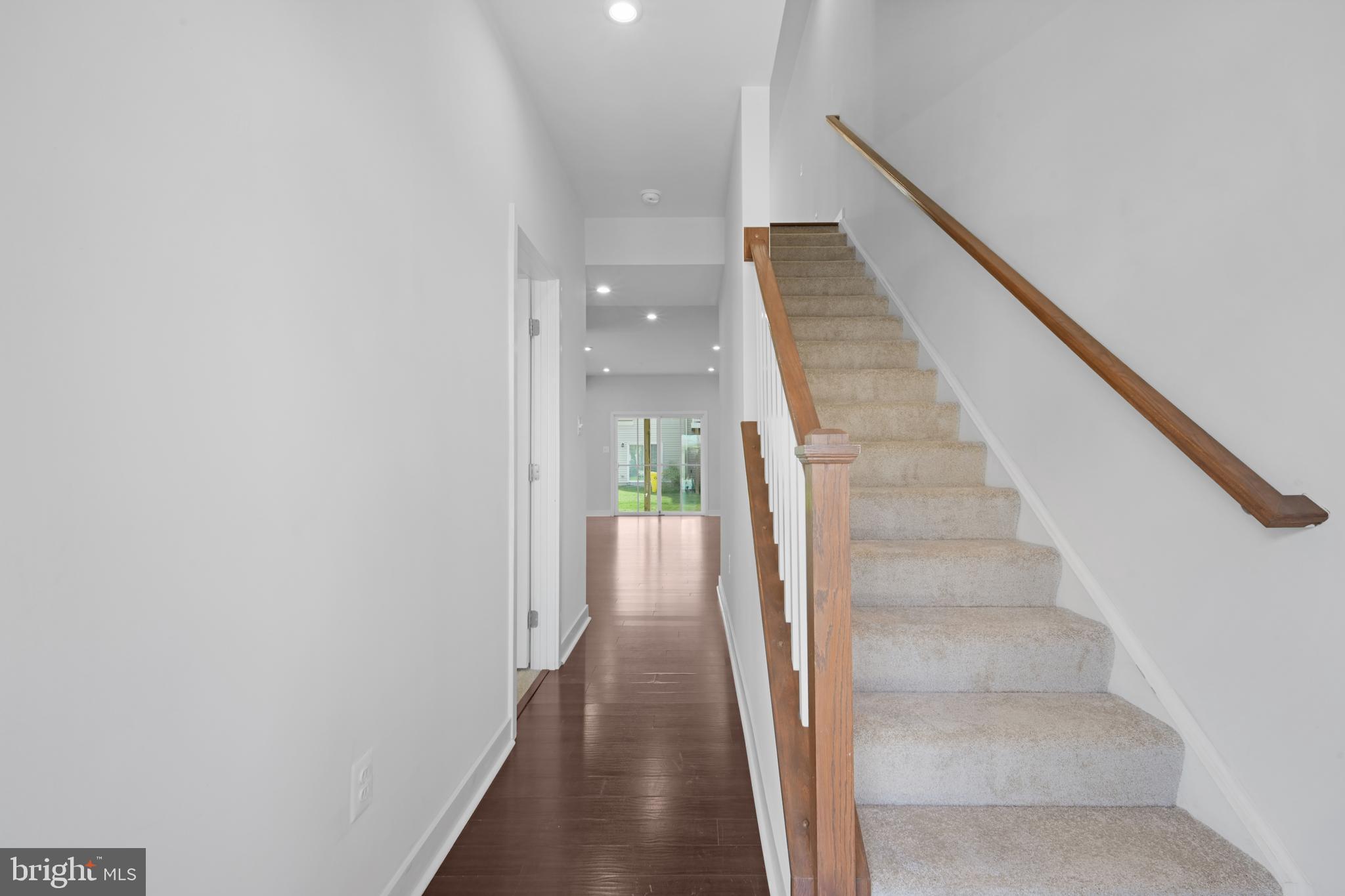 549 White Oak Dr