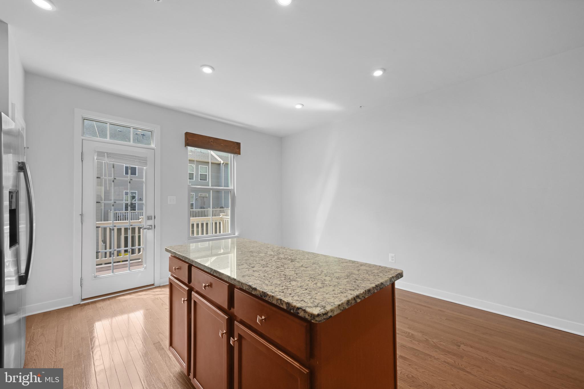 549 White Oak Dr