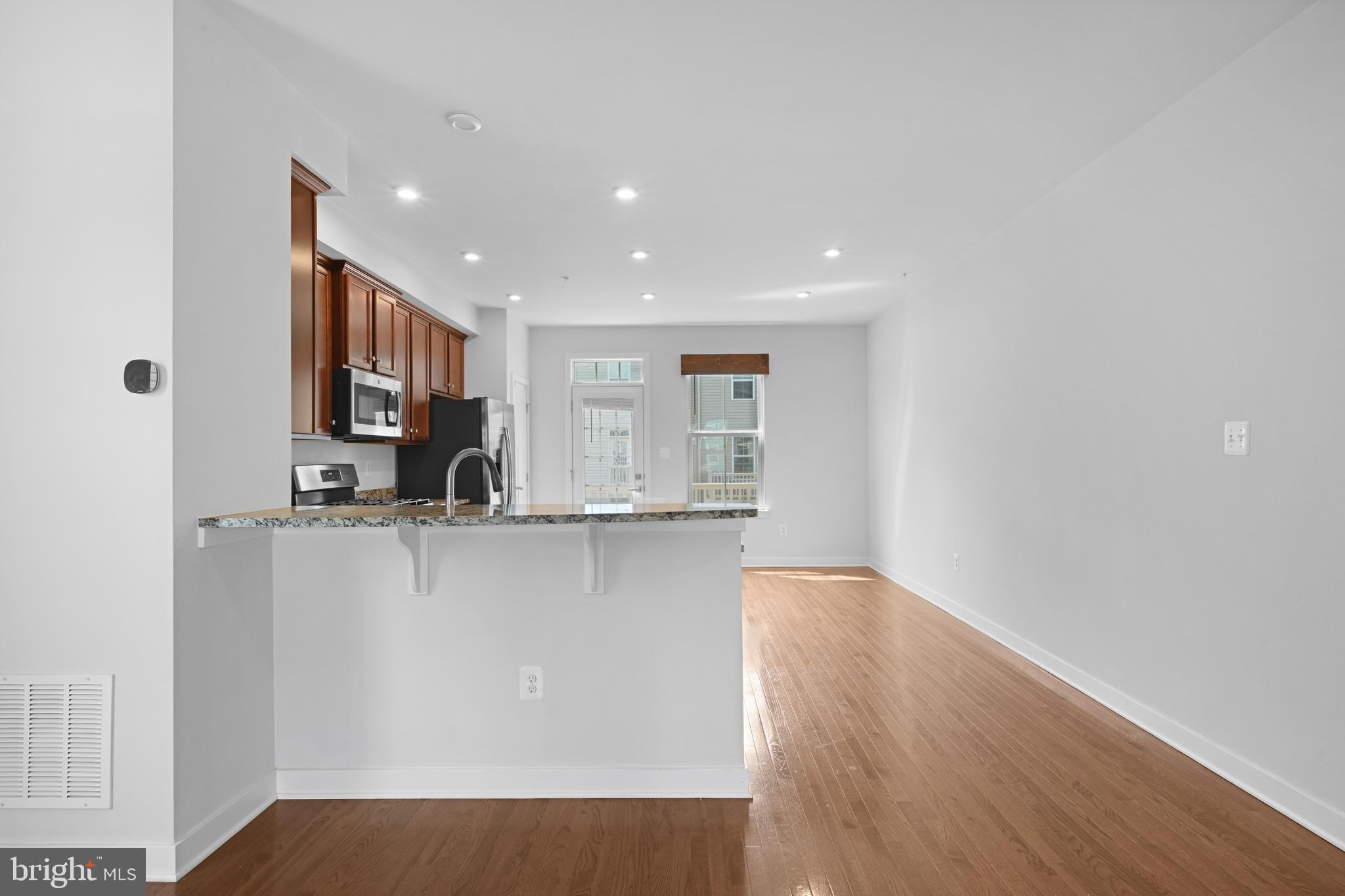 549 White Oak Dr