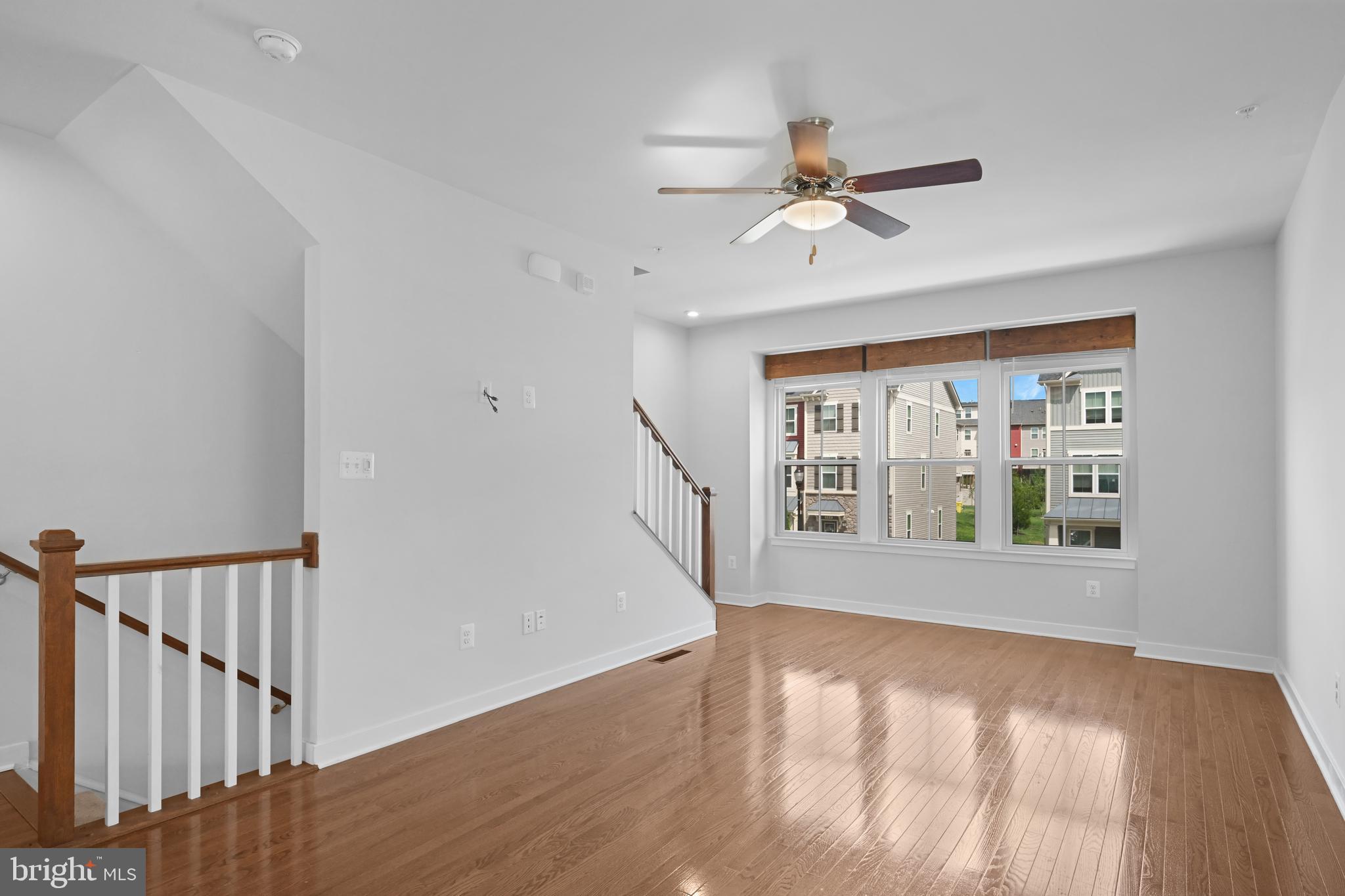 549 White Oak Dr