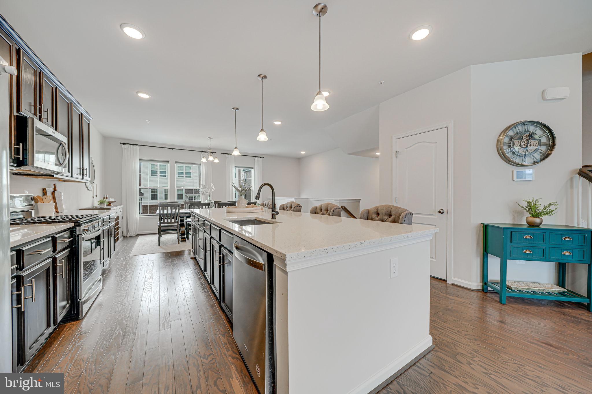8328 Meadowood Dr
