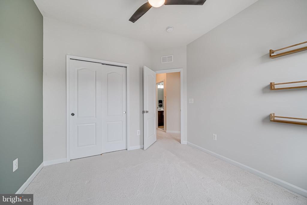 8328 Meadowood Dr