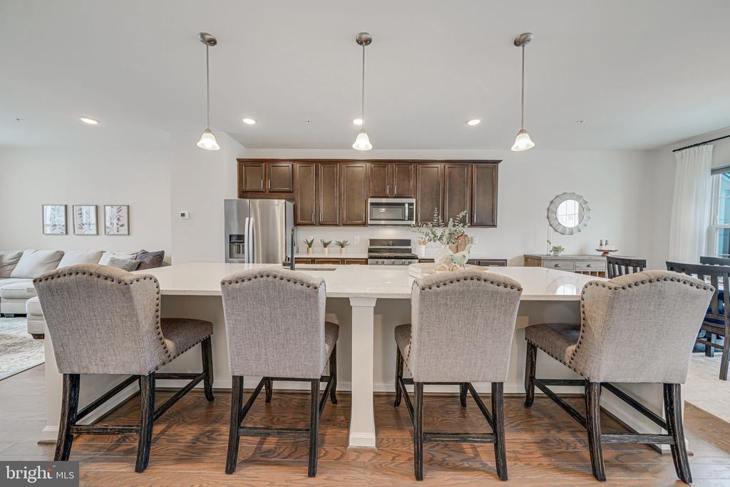 8328 Meadowood Dr