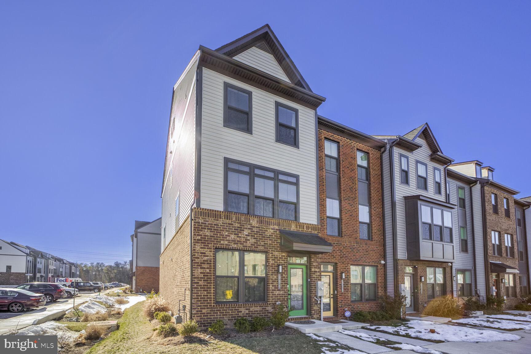 636 LAKEMONT DR