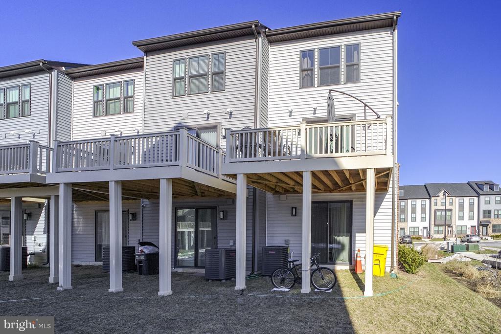 636 LAKEMONT DR