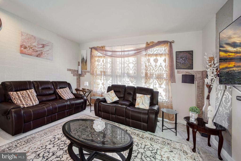 636 LAKEMONT DR