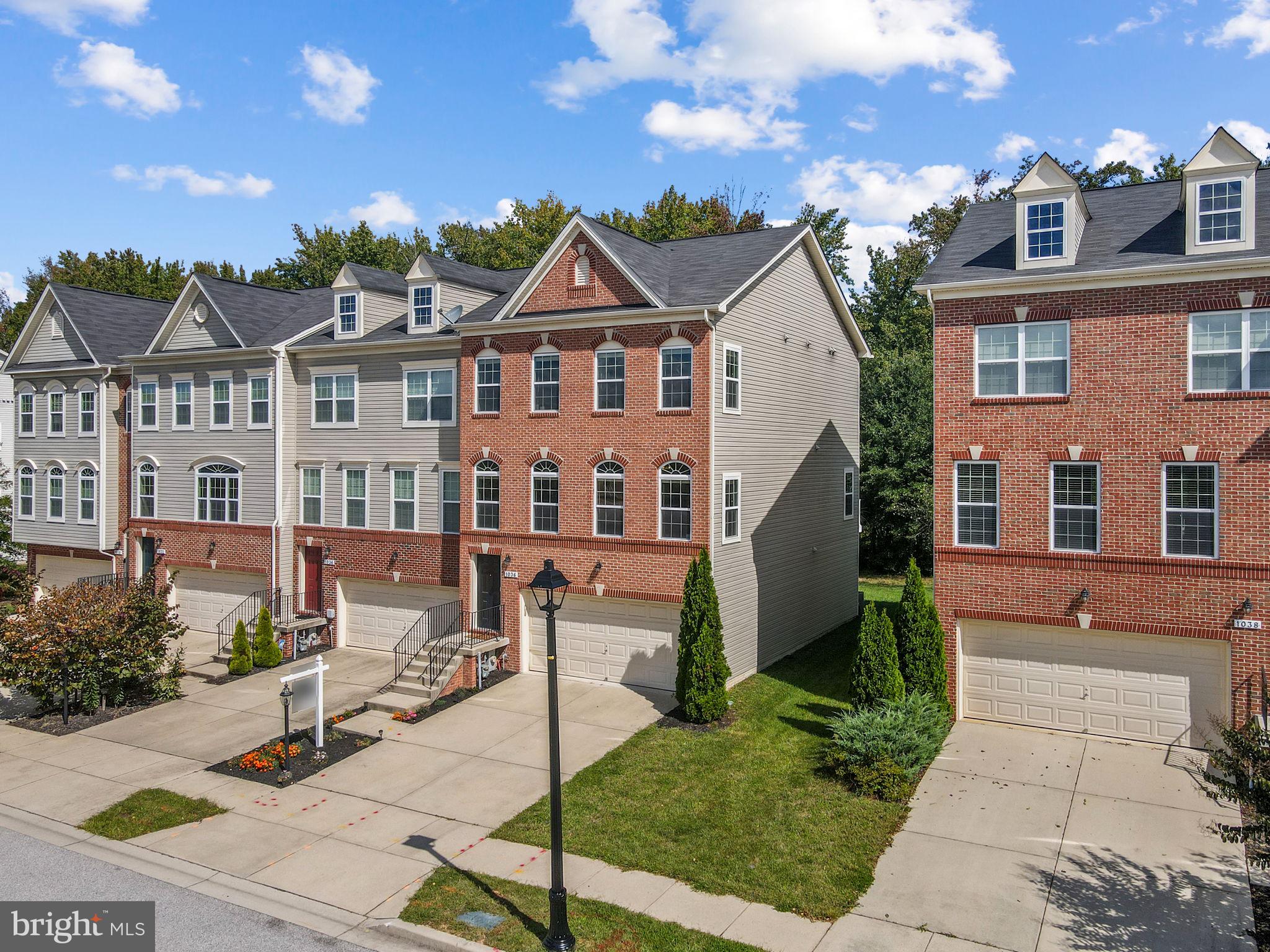1036 PULTNEY LANE