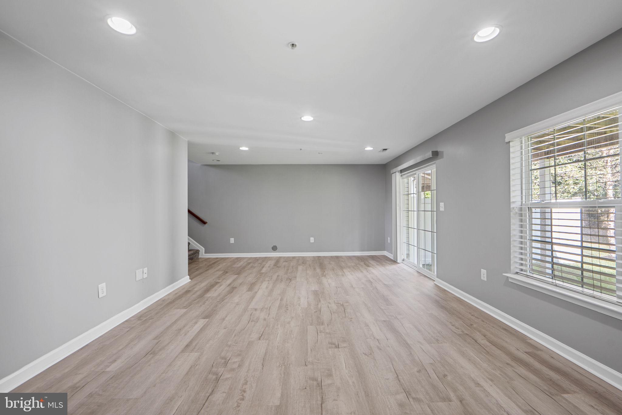 1036 PULTNEY LANE