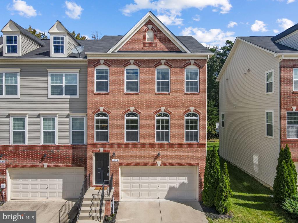 1036 PULTNEY LANE