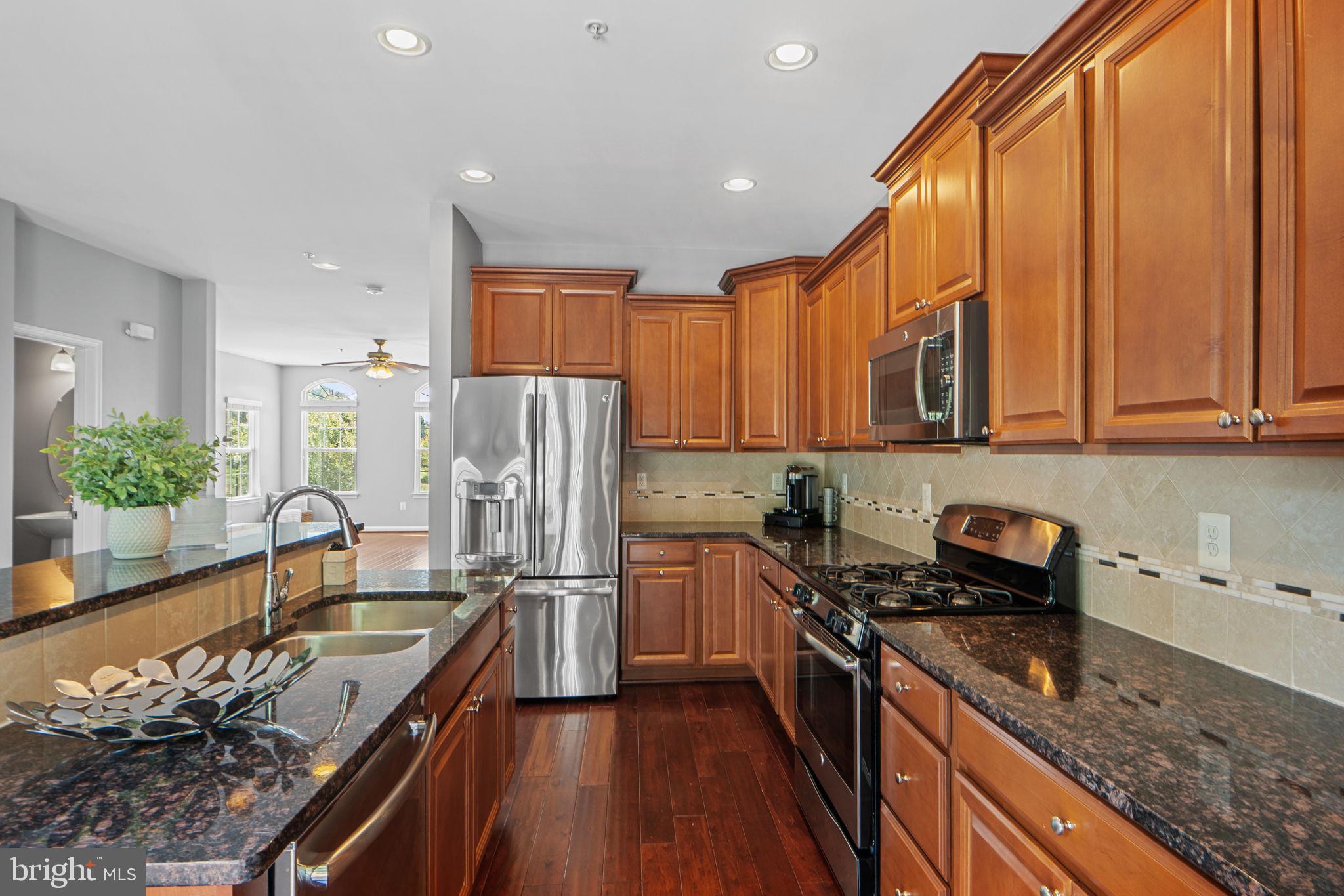 1036 PULTNEY LANE