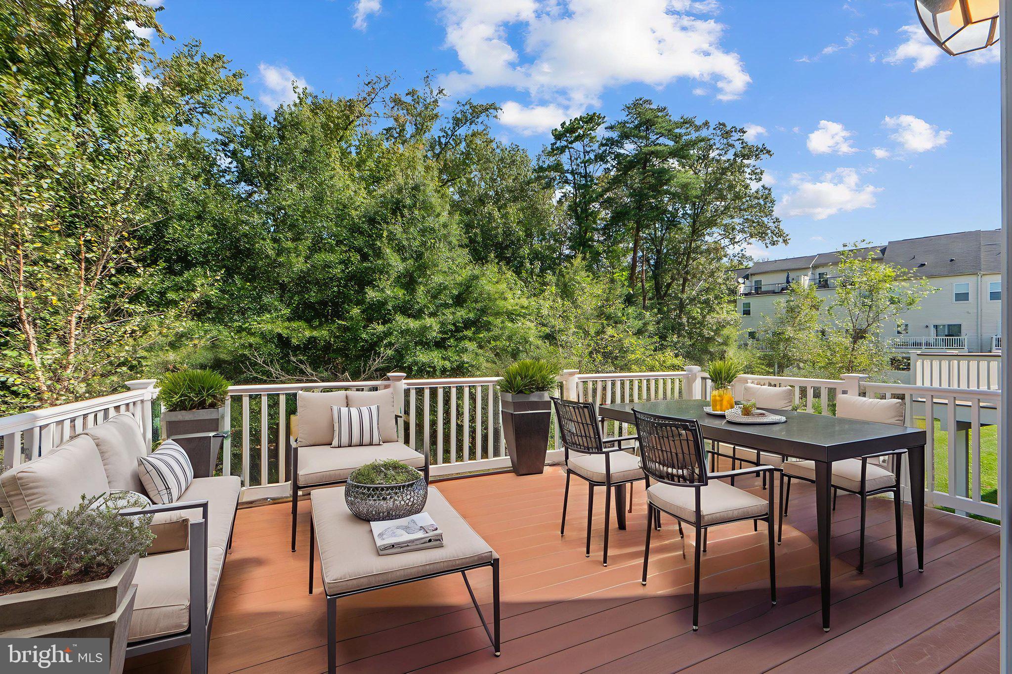1036 PULTNEY LANE