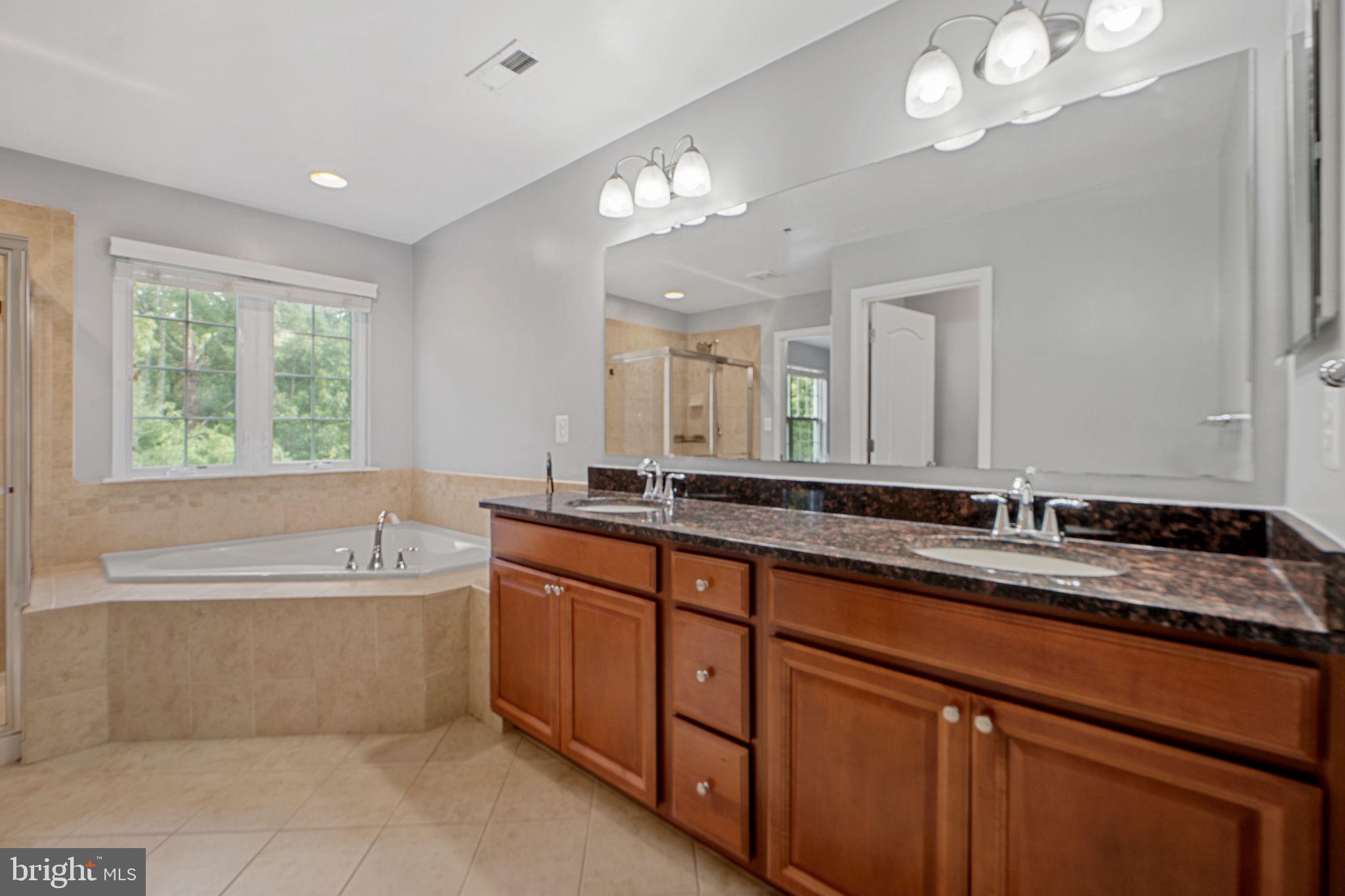 1036 PULTNEY LANE