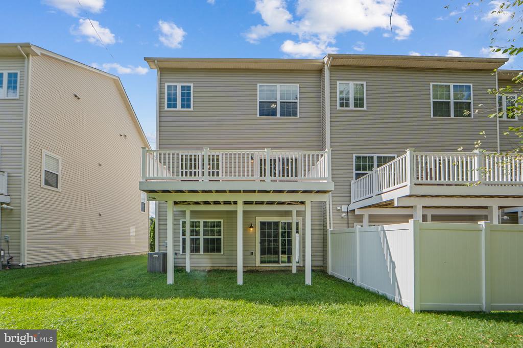 1036 PULTNEY LANE