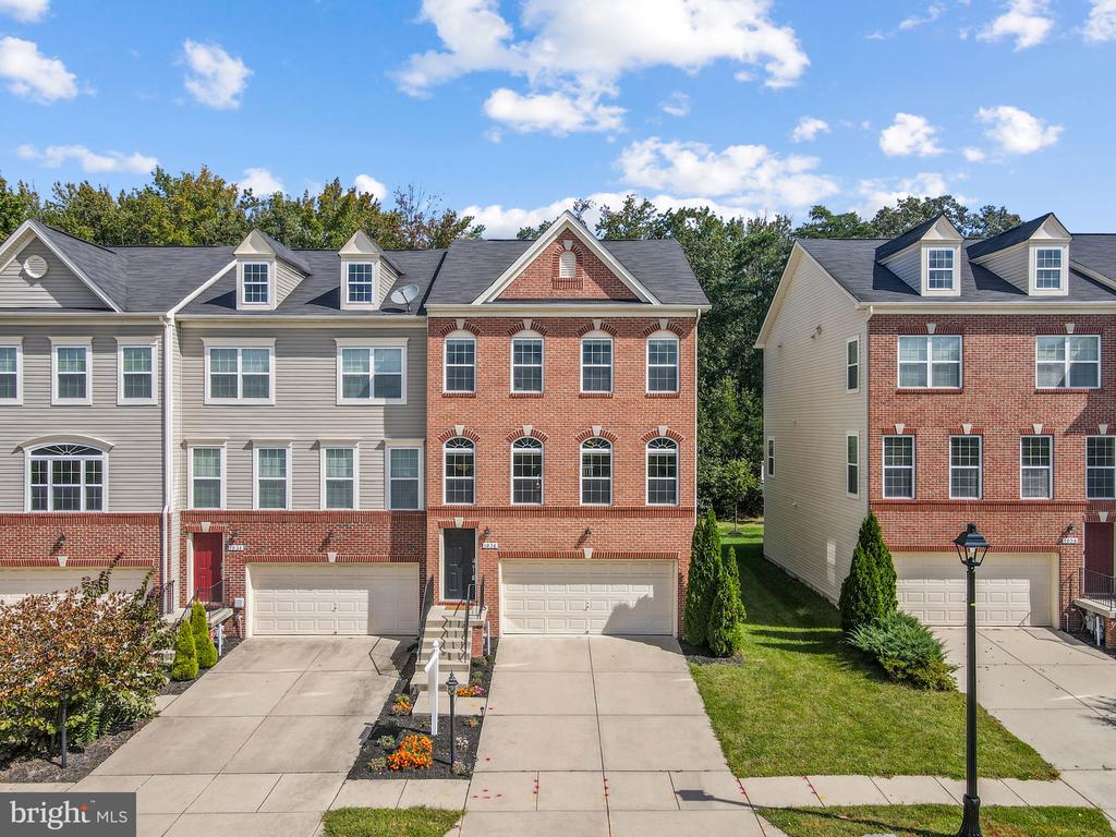 1036 PULTNEY LANE