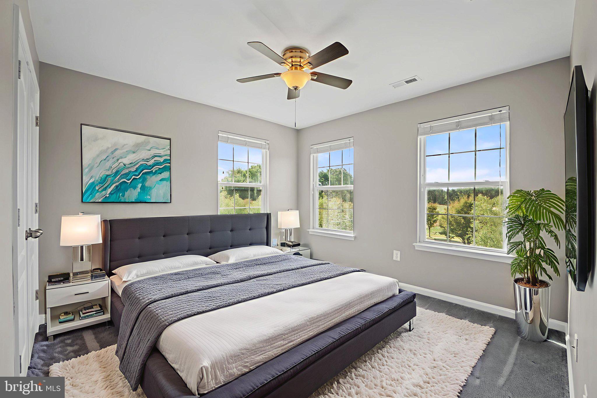 1036 PULTNEY LANE