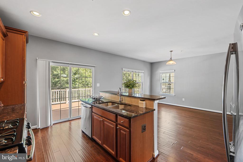 1036 PULTNEY LANE