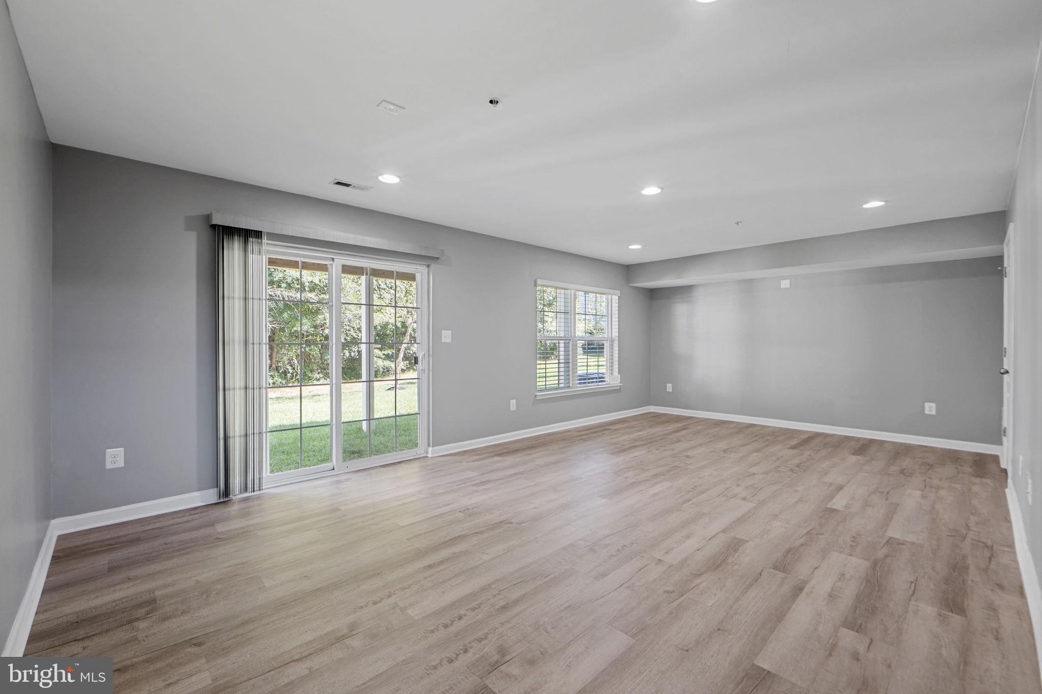 1036 PULTNEY LANE
