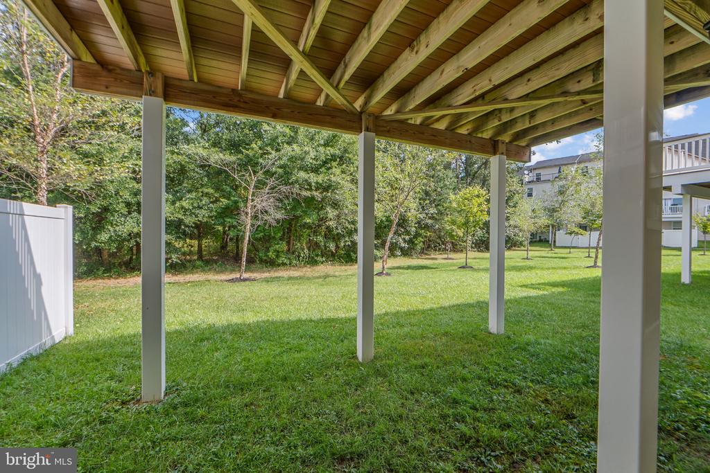 1036 PULTNEY LANE
