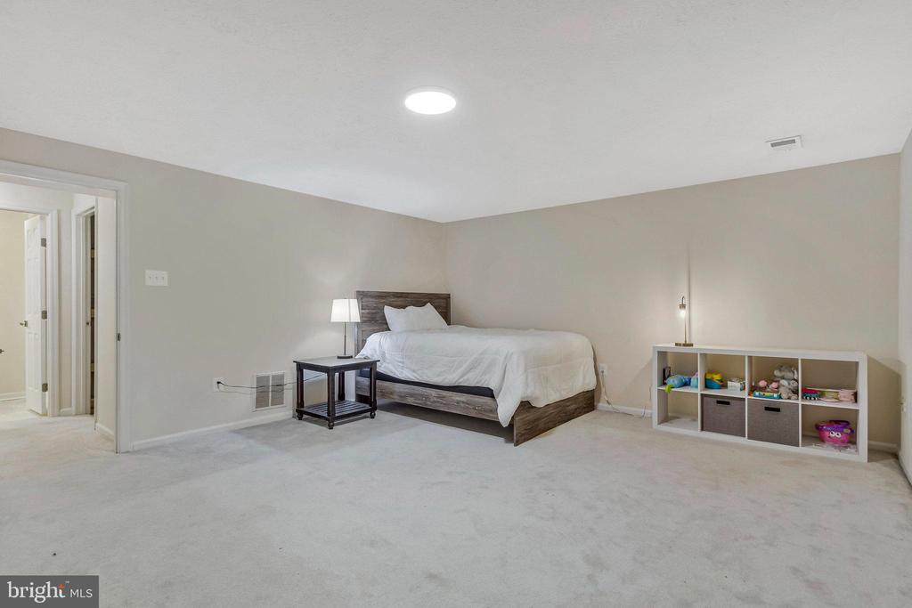 2564 LOG MILL COURT