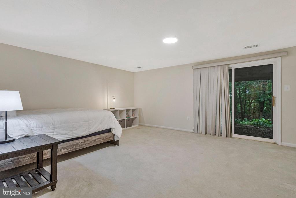 2564 LOG MILL COURT