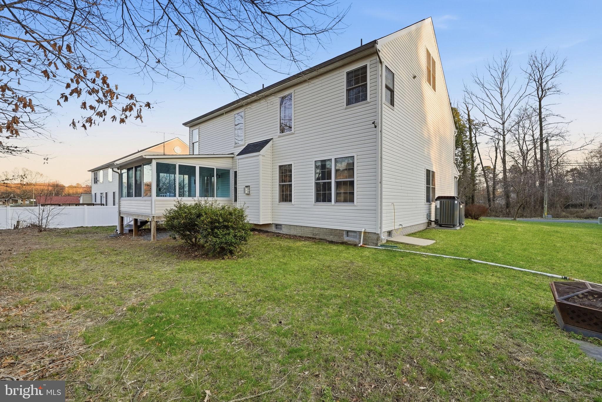 1110 THOMPSON AVENUE A