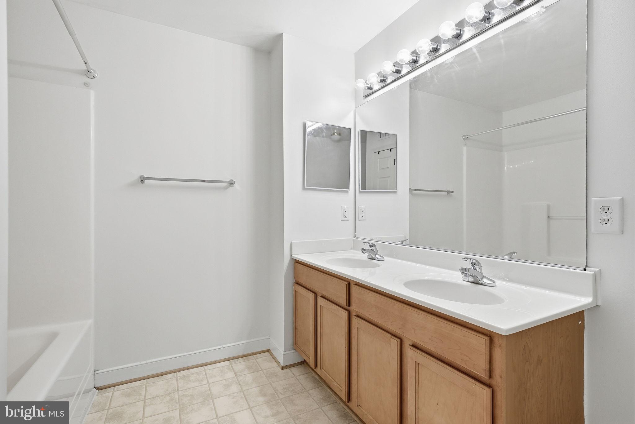 1110 THOMPSON AVENUE A