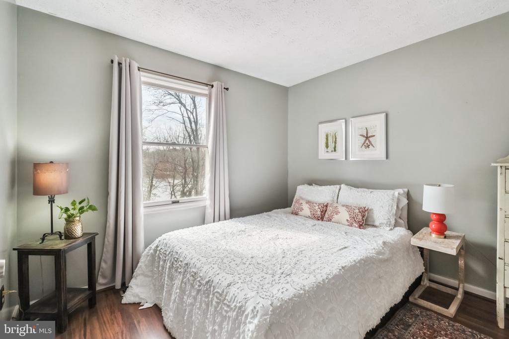 1244 SWANHILL COURT