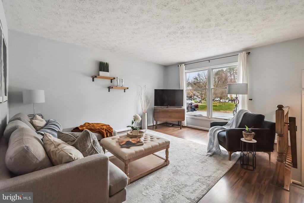 1244 SWANHILL COURT