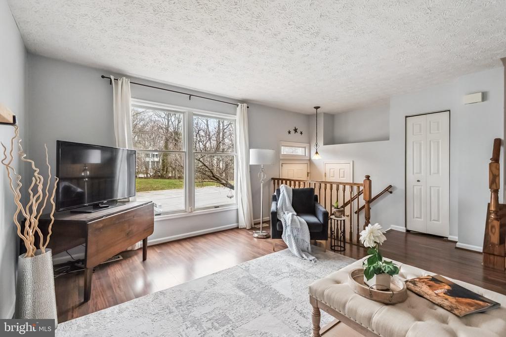1244 SWANHILL COURT