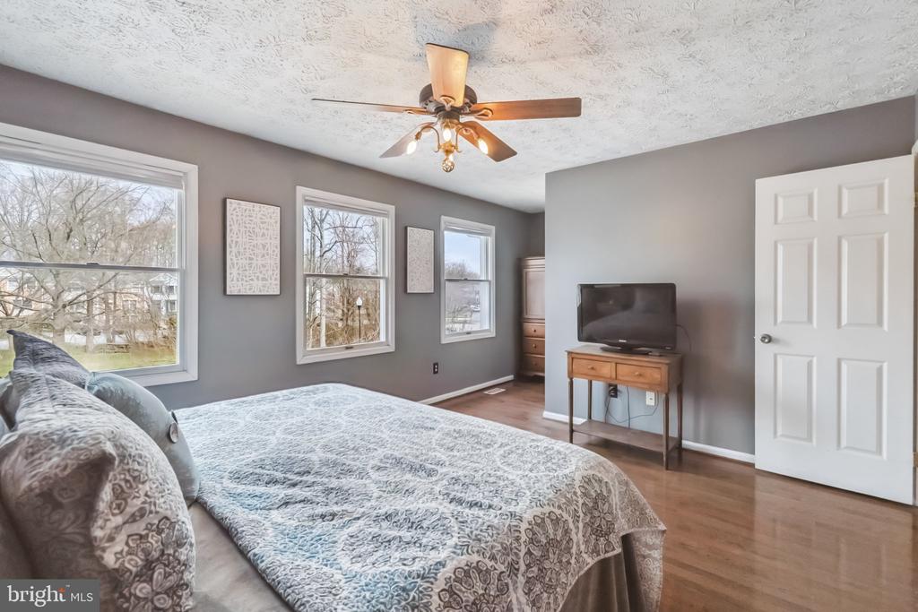 1244 SWANHILL COURT