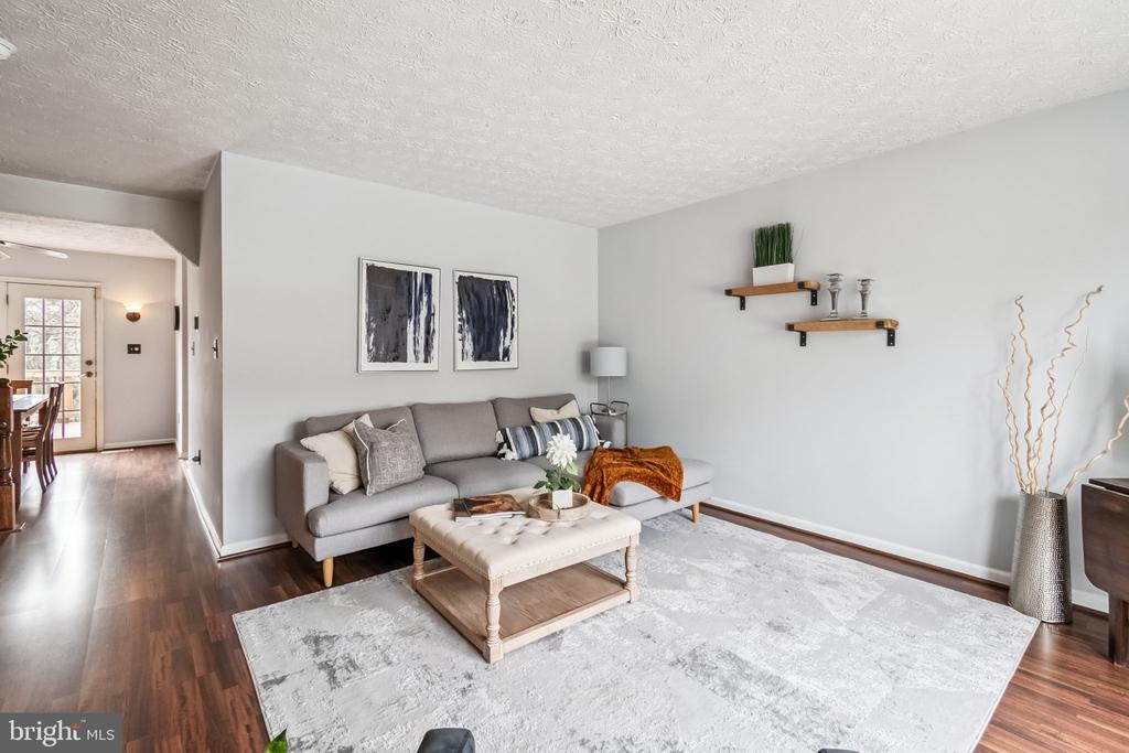 1244 SWANHILL COURT