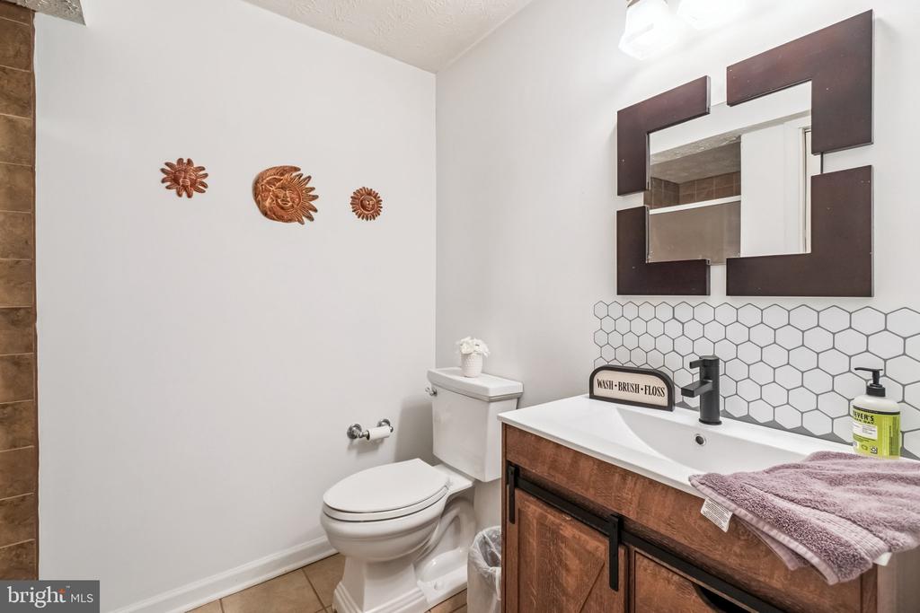 1244 SWANHILL COURT