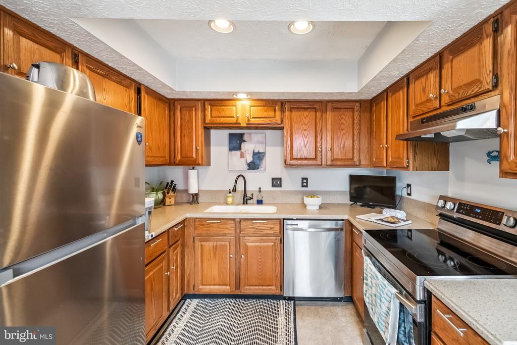 1244 SWANHILL COURT